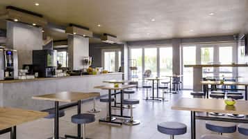 Daily buffet breakfast (EUR 6.60 per person)