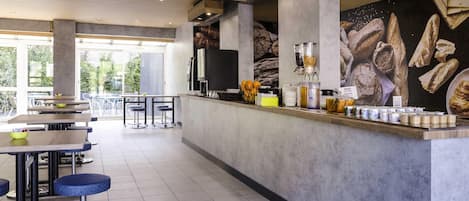 Daily buffet breakfast (EUR 6.60 per person)