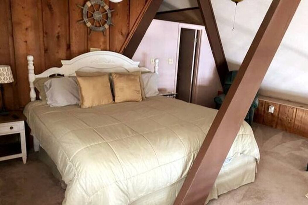 2 bedrooms, desk, free WiFi, bed sheets
