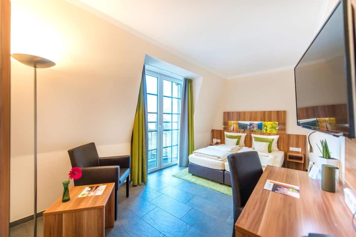 desk, soundproofing, iron/ironing board, free wifi