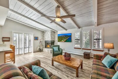 Tahoe gem! Spacious Lake Village condo close to beaches & ski area!