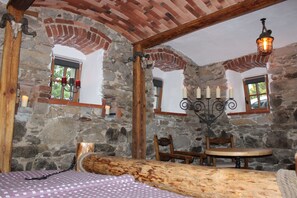 Design studio suite | Een minibar, individueel gedecoreerd, individueel gemeubileerd