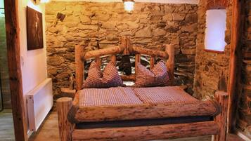 Minibar, individually decorated, individually furnished, free WiFi