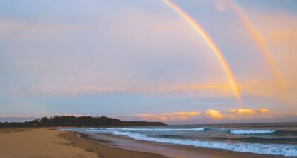 Sandy Bottom self-contained unit - Hear the waves while you sleep.