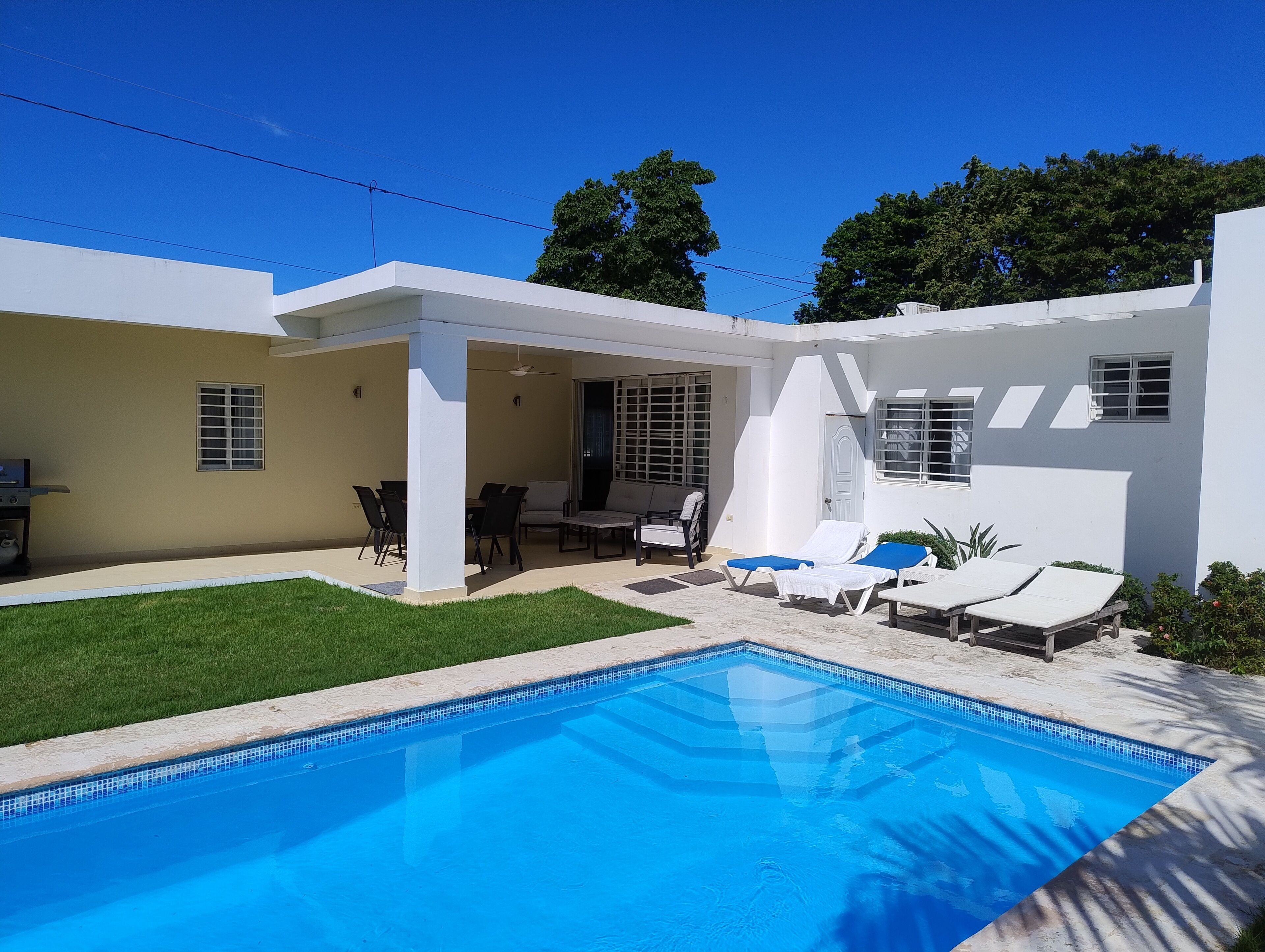 Pool area and terrace 