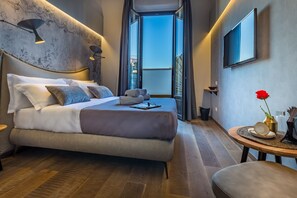 Deluxe Room, City View (Duomo) | Premium bedding, down comforters, pillowtop beds, minibar