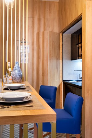 Studio (Interior) | Private kitchen | Full-size fridge, microwave, espresso maker, cookware/dishes/utensils