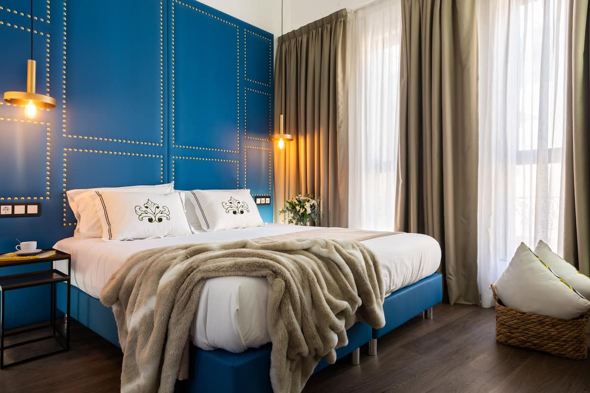 Appartement, uitzicht op stad | Hypoallergeen beddengoed, een kluis op de kamer, een bureau