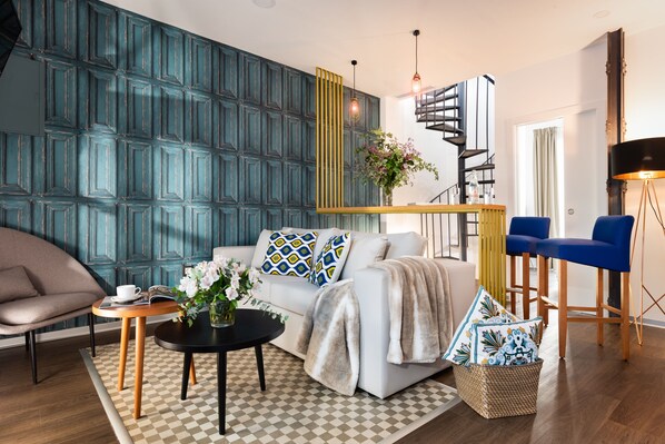 ペントハウス ジェットバス (Terrace) | リビングルーム | 薄型テレビ