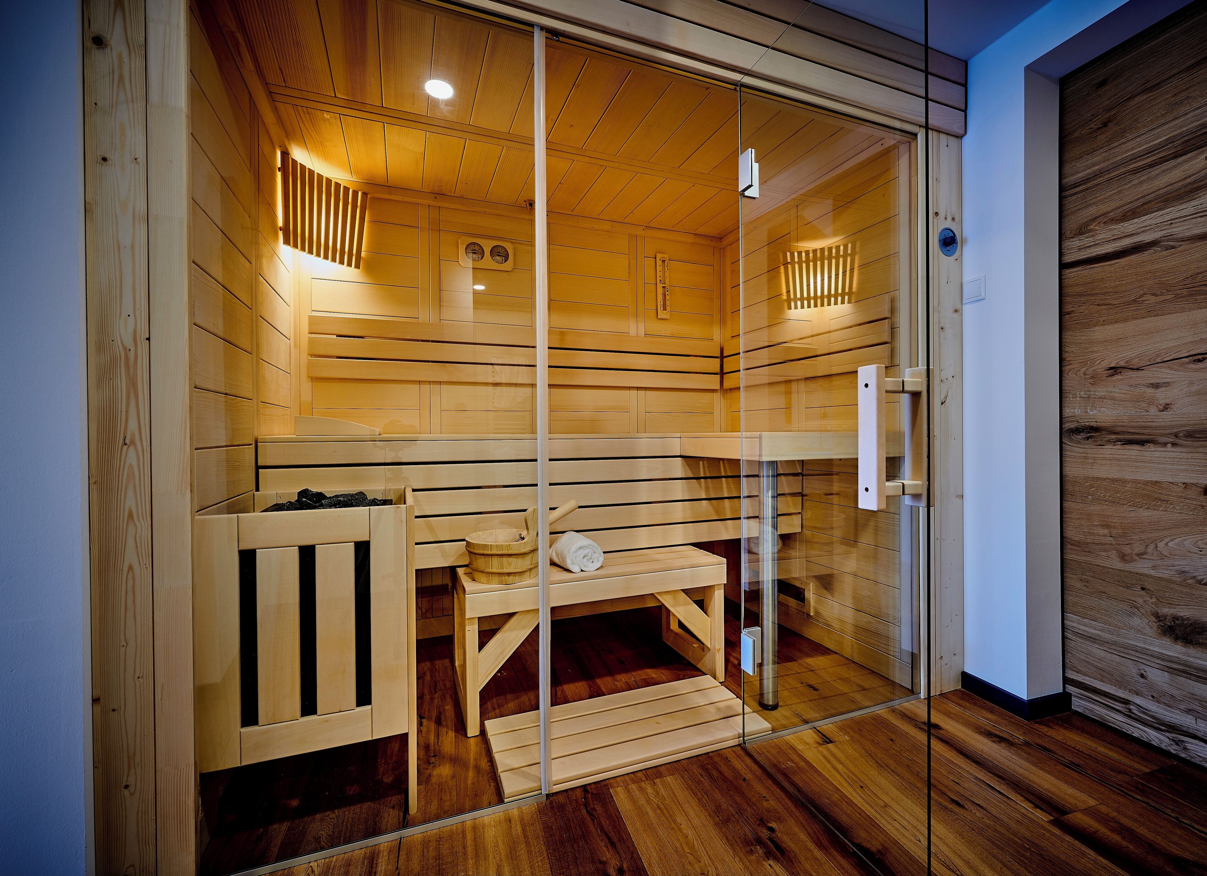 Hypo-allergenic bedding, minibar, in-room safe, individually decorated