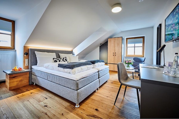 Ropa de cama hipoalergénica y minibar