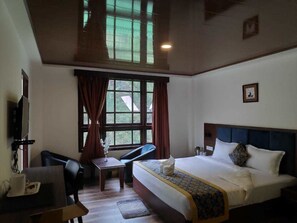 1 bedroom, in-room safe, desk, laptop workspace