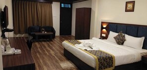 1 bedroom, in-room safe, desk, laptop workspace