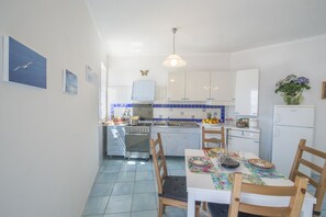 Apartment, 1 Bedroom | Private kitchen