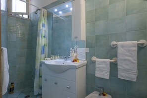 Apartment, 1 Schlafzimmer | Badezimmer | Dusche, Regendusche, Haartrockner, Bidet