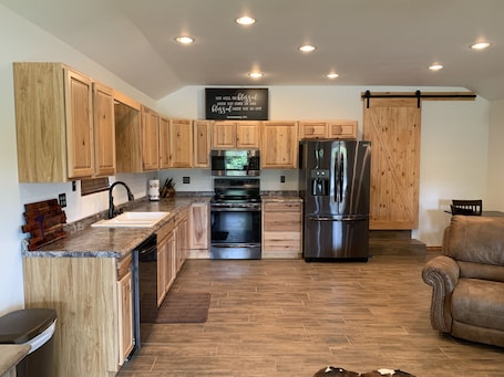 Fridge, microwave, oven, stovetop. The Rose Creek Cottage, at base of Petit Jean Mountain sleeps 4