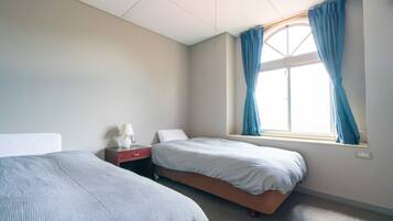 Blackout curtains, free WiFi, bed sheets