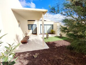 2 bedrooms, premium bedding, down comforters, in-room safe - FuerteVillage (Pajara)