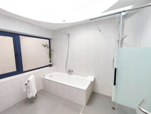 2 chambres, literie de qualité supérieure, couette en duvet d'oie