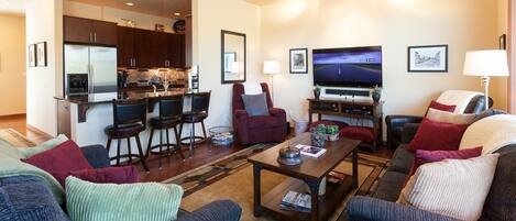 Townhome, 3 Bedrooms | Living area