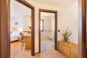 Family Room, Connecting Rooms, Mountain View (Comfort)
