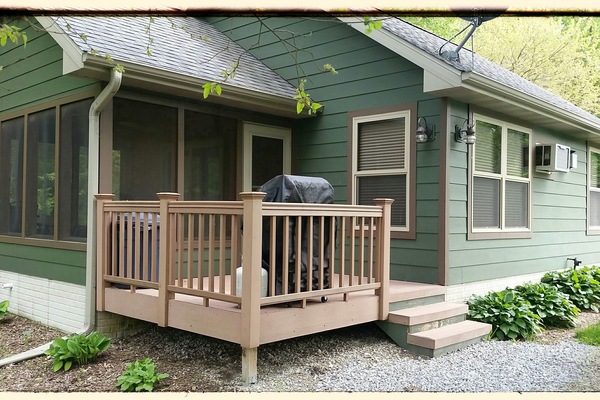 Exterior of "Nest" Cabin.