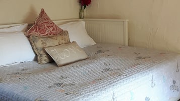 1 bedroom, iron/ironing board, free WiFi