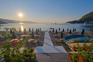 On the beach, free beach cabanas, beach shuttle, sun-loungers - Diplomat Hotel (Marmaris)