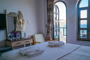 Chambre Panoramique Double ou avec lits jumeaux, vue mer, en front de plage | Rideaux occultants, chambres insonorisées, fer et planche à repasser