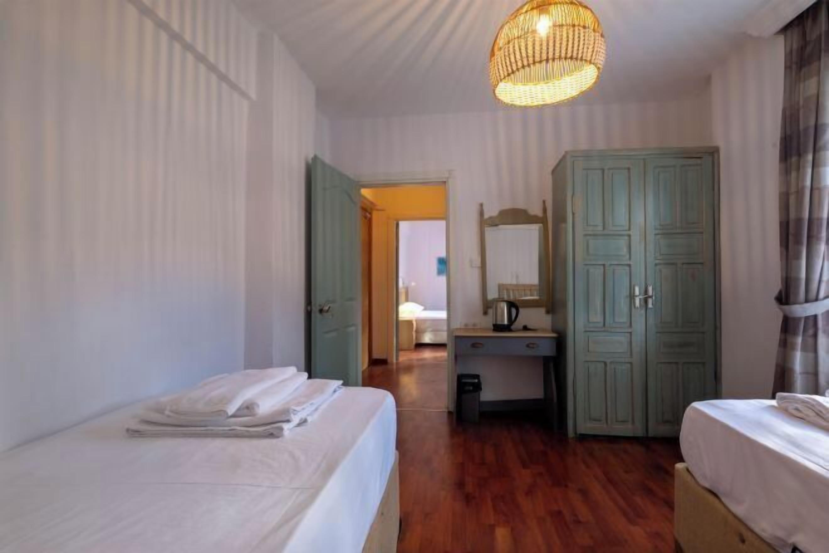 Blackout curtains, soundproofing, iron/ironing board, free WiFi