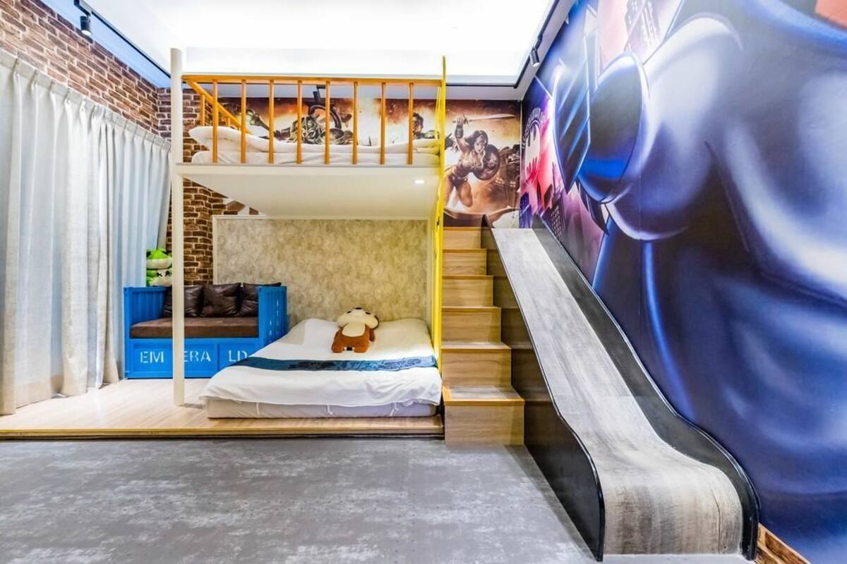 Elite Quadruple Room | Individually decorated, individually furnished, free WiFi, bed sheets