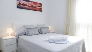 2 slaapkamers, een strijkplank/strijkijzer, gratis wifi, beddengoed