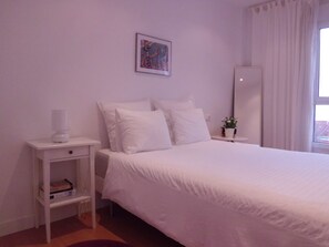 1 chambre, fer et planche Ă repasser, draps fournis
