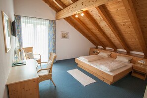 Comfort Double Room | Cribs/infant beds, free WiFi, bed sheets - DEVA Hotel Beim Egger (Schechen)