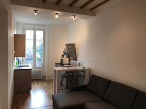 Standard-Apartment, mit Bad (1 CH-40M2) | Restaurant