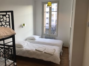 Standard-Apartment, mit Bad (1 CH-40M2) | 1 Schlafzimmer