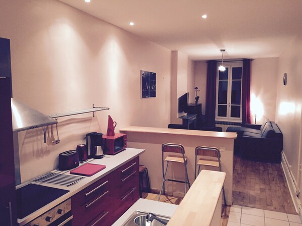 Apartment, mit Bad, Blick auf den Innenhof (2 CH-62M2) | Restaurant