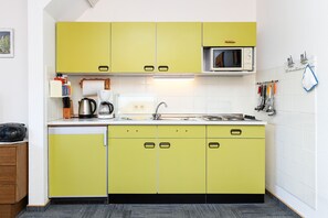 Unclassified image, 5 of 22, button