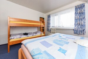 Unclassified image, 4 of 22, button