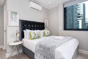1 bedroom, premium bedding, in-room safe, desk - 35 On Main 202 (Cape Town)