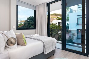 Comfort Apartment | 1 bedroom, premium bedding, in-room safe, desk - 35 On Main 202 (Cape Town)