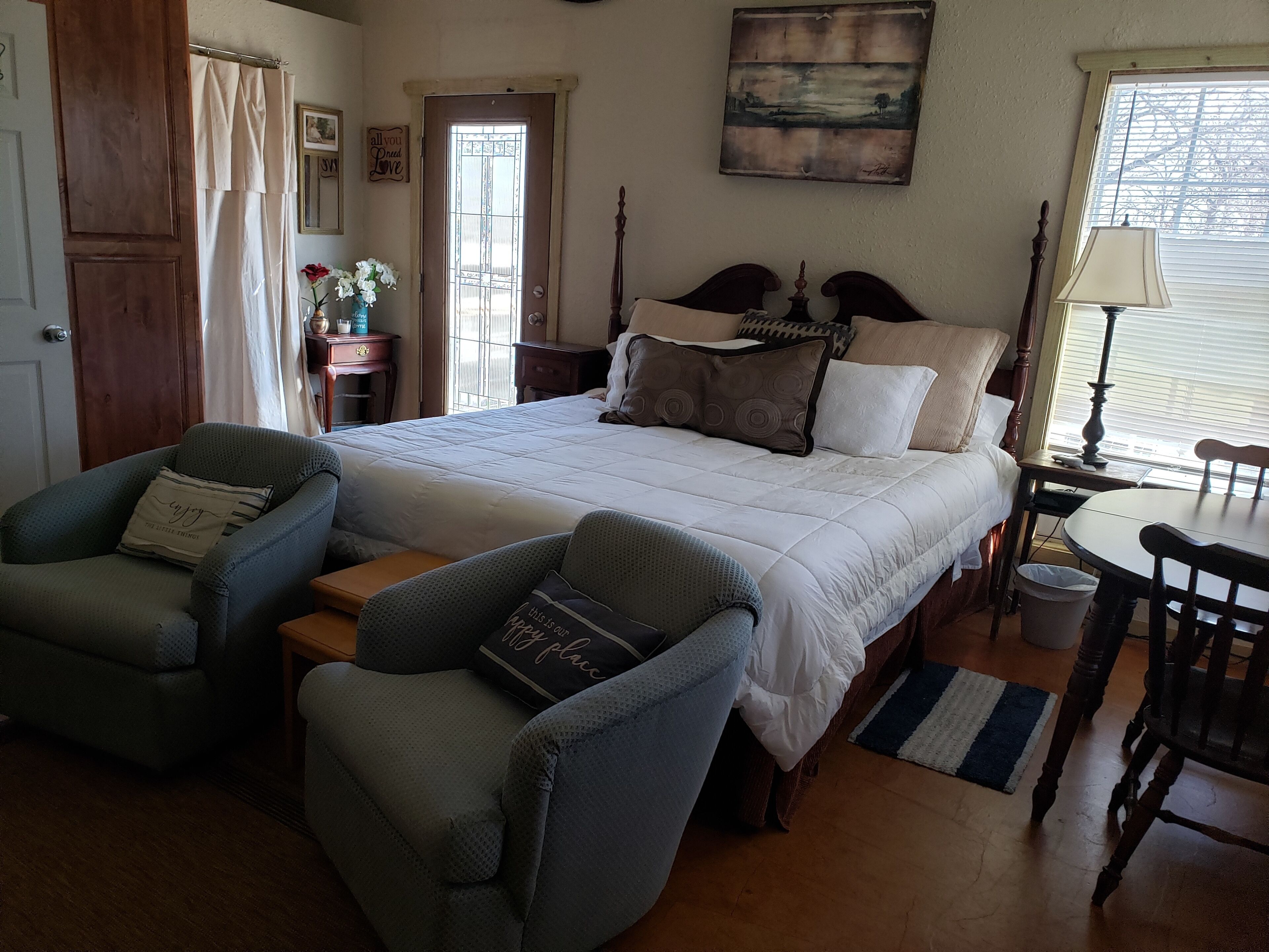 1 bedroom, iron/ironing board, travel crib, free WiFi