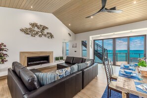 Smart-TV, peis, videospill og DVD-spiller