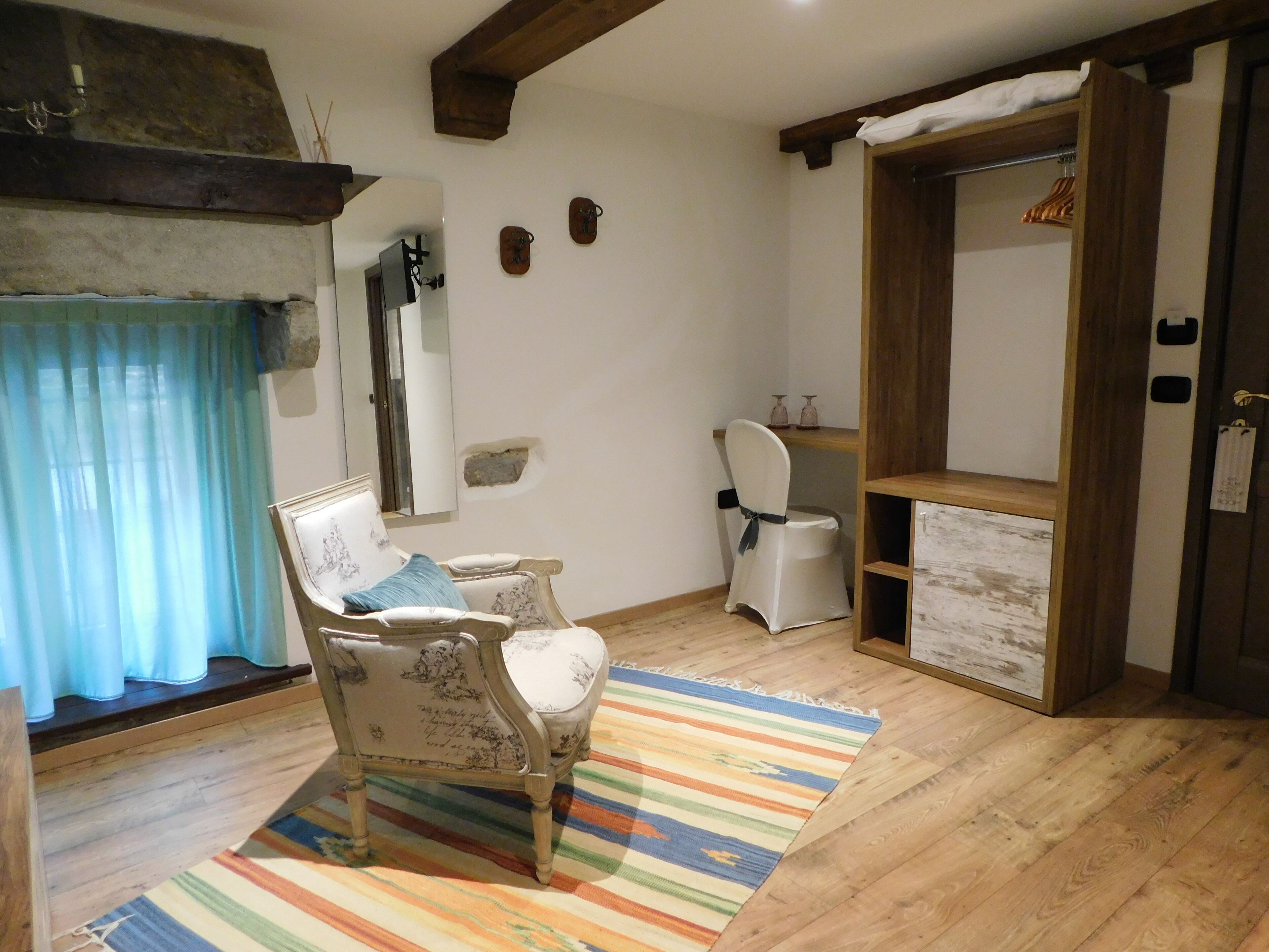 Superior kamer | Een minibar, individueel gemeubileerd, een bureau