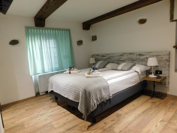 Superior Room | Minibar, individually furnished, desk, blackout drapes - NicoMat Rooms (Domodossola)