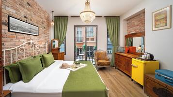 Deluxe-Zimmer, Balkon | 1 Schlafzimmer, hochwertige Bettwaren, Select-Comfort-Betten, Minibar