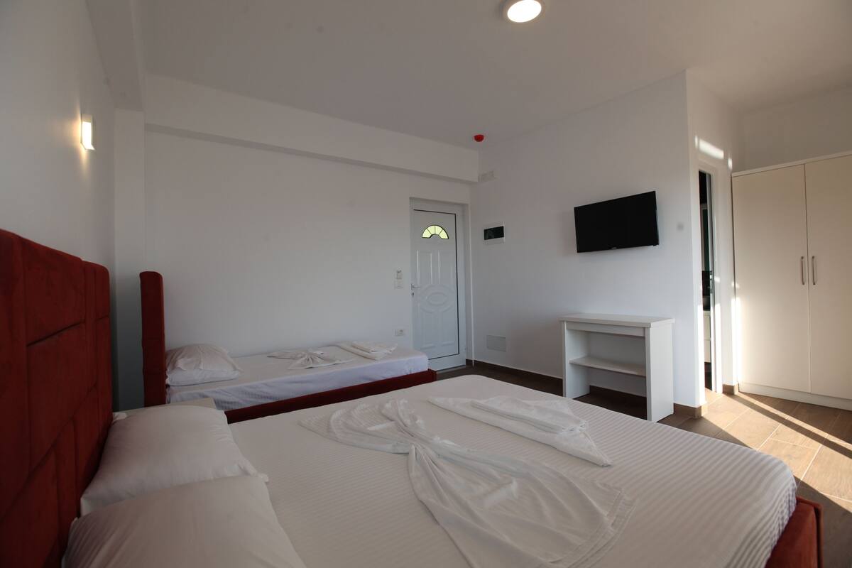 Tremannsrom – standard | 1 soverom, skrivebord og ekstrasenger (mot et tillegg)