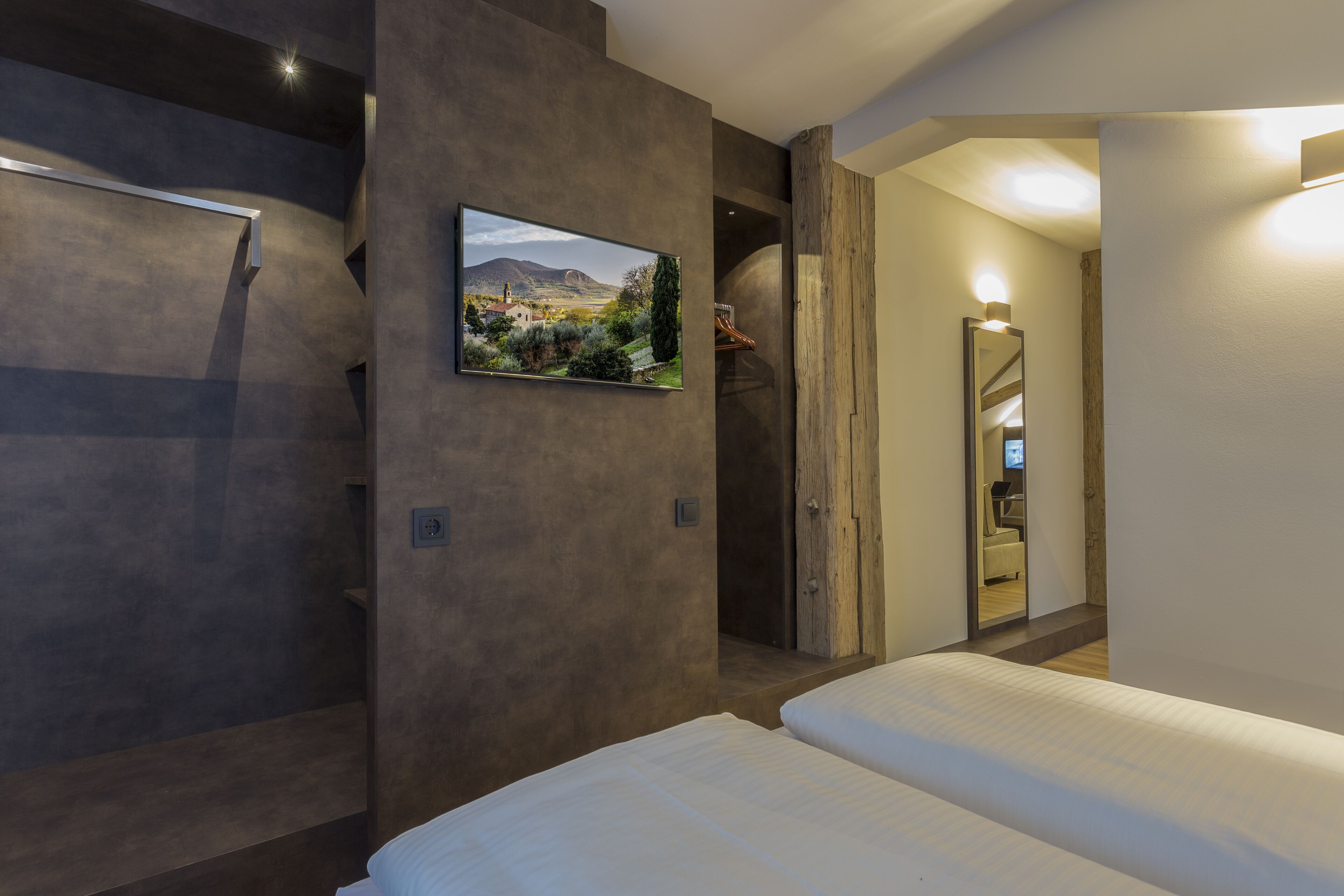 suite, private bathroom, city view