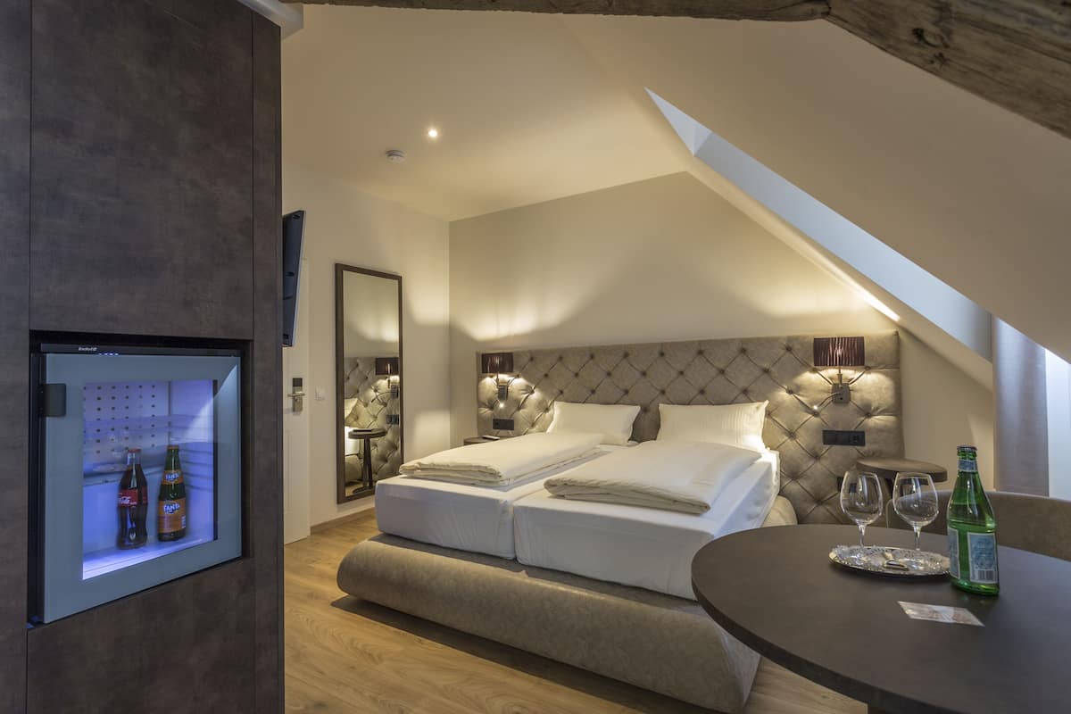 Chambre Deluxe double, accessible aux personnes à mobilité réduite, salle de bain privée | 1 chambre