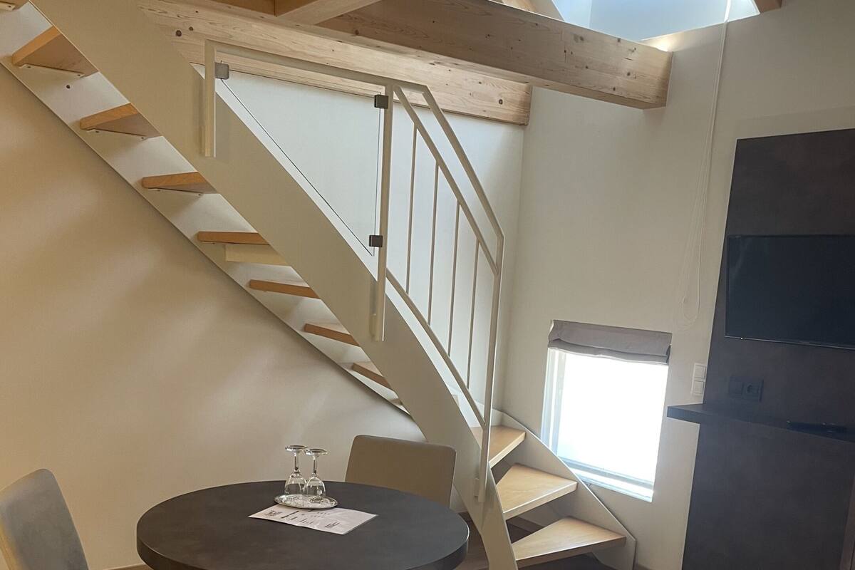 Superior appartement, en-suite badkamer, uitzicht op binnenplaats | Interieur